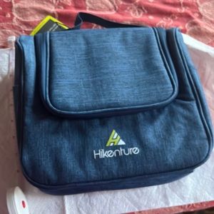 Hikenture Hanging cosmetic or toiletries bag